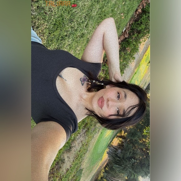 Like this listing to get notified for my Live Posh Shows. - Picture 3 of 7